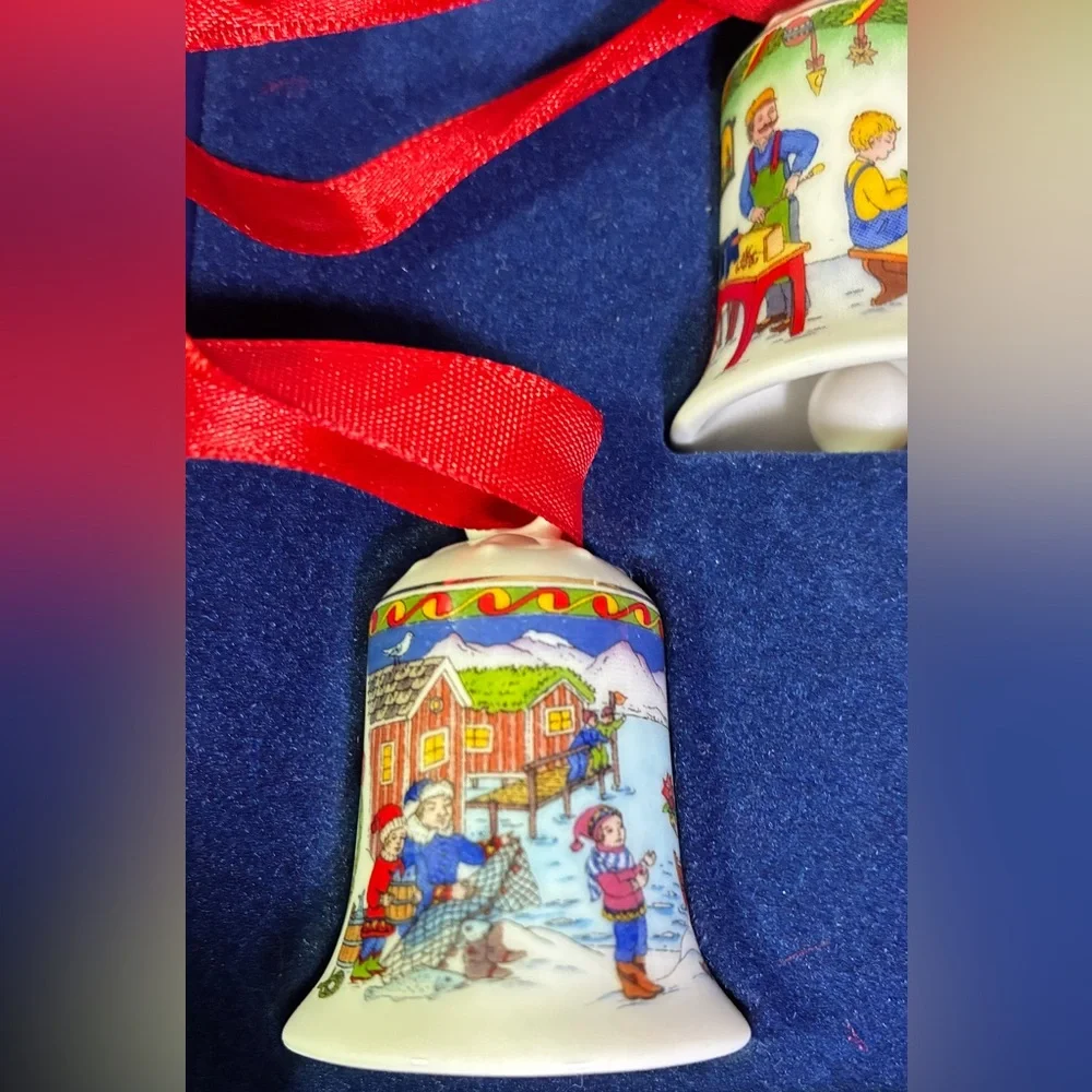 Hutschenreuther Porcelain Christmas Mini Bells Set 2008-2012